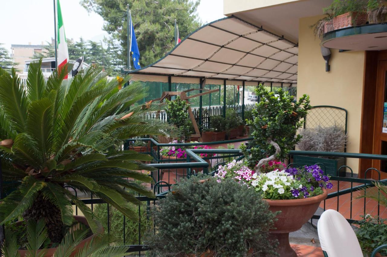 Hotel Villa Serena Кастелламмаре-ді-Стабія Екстер'єр фото
