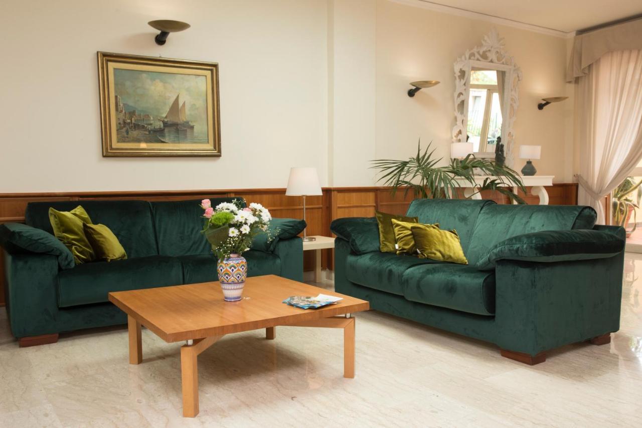 Hotel Villa Serena Кастелламмаре-ді-Стабія Екстер'єр фото