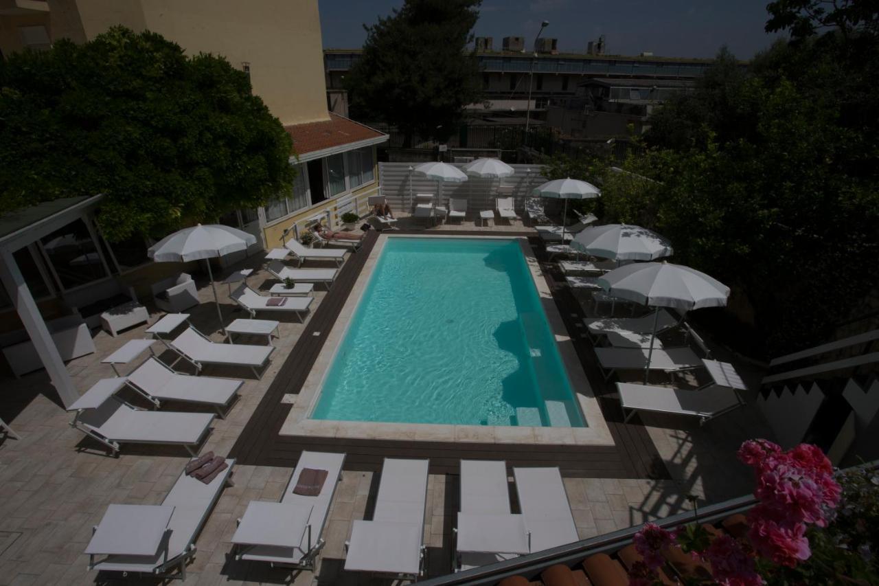 Hotel Villa Serena Кастелламмаре-ді-Стабія Екстер'єр фото