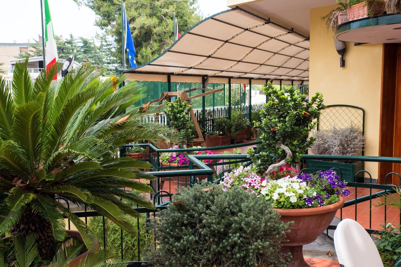 Hotel Villa Serena Кастелламмаре-ді-Стабія Екстер'єр фото