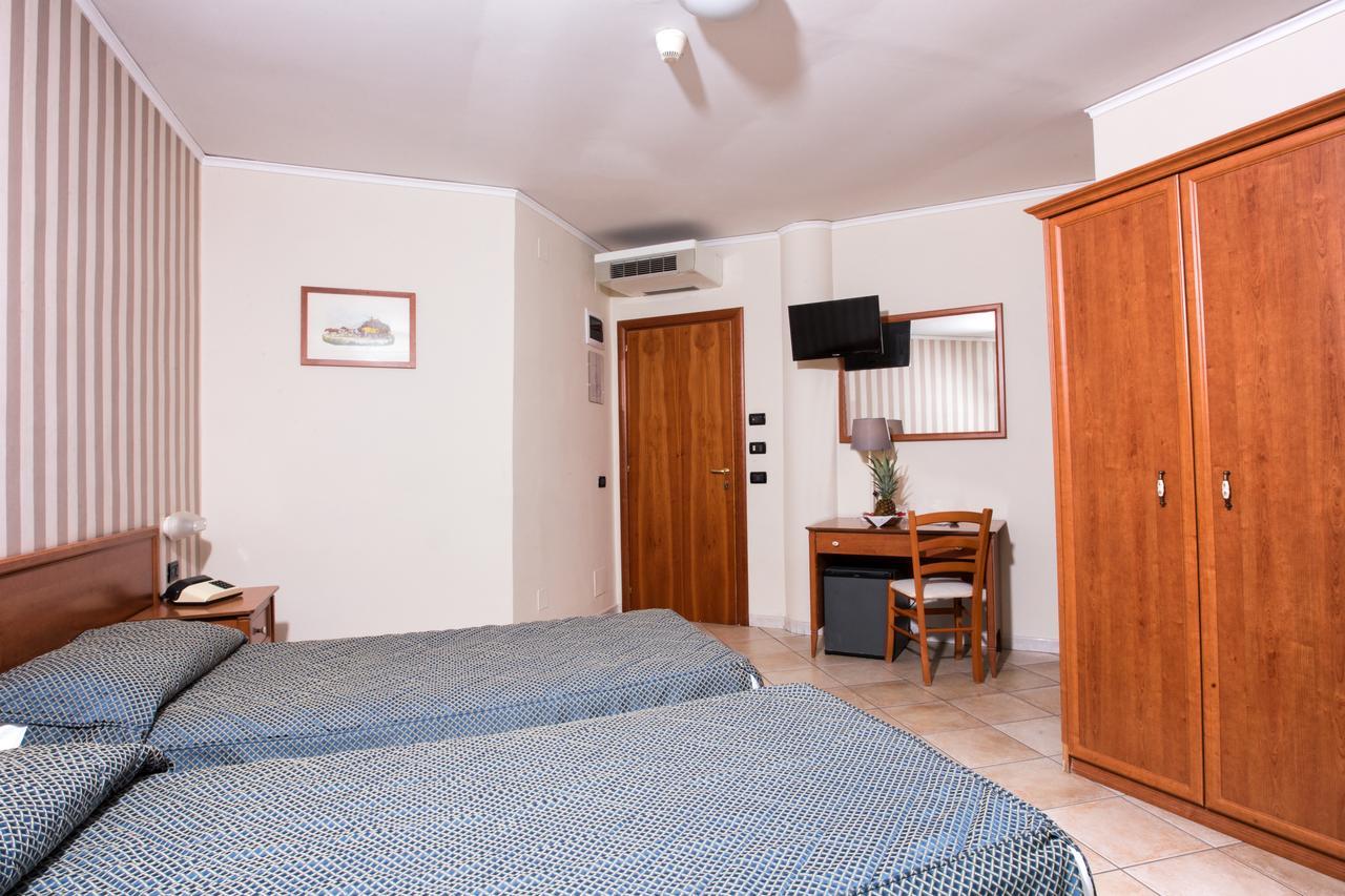 Hotel Villa Serena Кастелламмаре-ді-Стабія Екстер'єр фото
